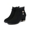 Botin Negro en gamuza size 7.5 - Imagen 2