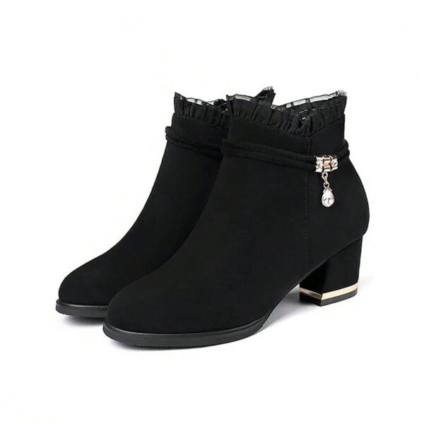 Botin Negro en gamuza size 7.5 - Imagen 2